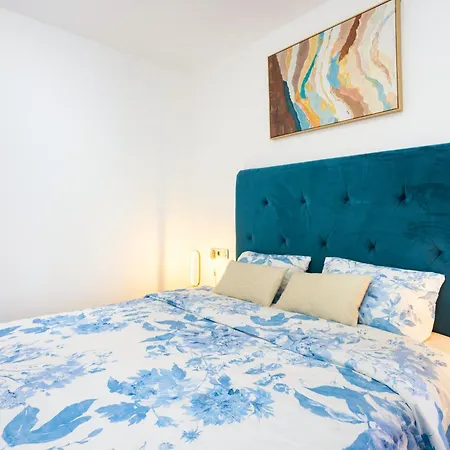 Sunset Ocean View Apartment